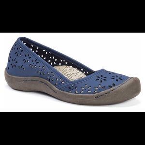 *RePosh* Sz 8-8.5 MUK LUKS Sandy Slip-Ons